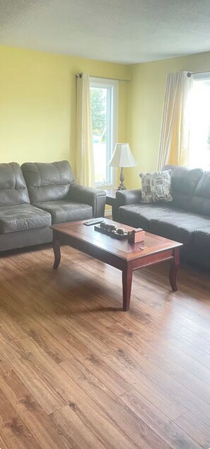 Living area - Cozy Cottage in Gros Morne - Cow Head, NL
The Sand Dollar Inn - Pet Friendly! (Cow Head)