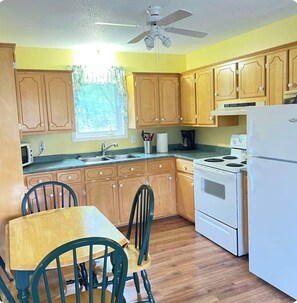 Private kitchen - Cozy Cottage in Gros Morne - Cow Head, NL
The Sand Dollar Inn - Pet Friendly! (Cow Head)