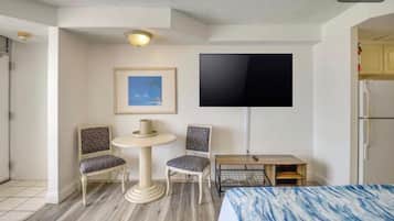 Apartment, 1 Bedroom, Accessible, Private Pool | Room amenity