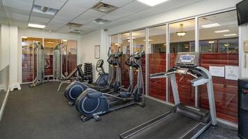 Apartment, 1 Bedroom, Accessible, Private Pool | Fitness studio