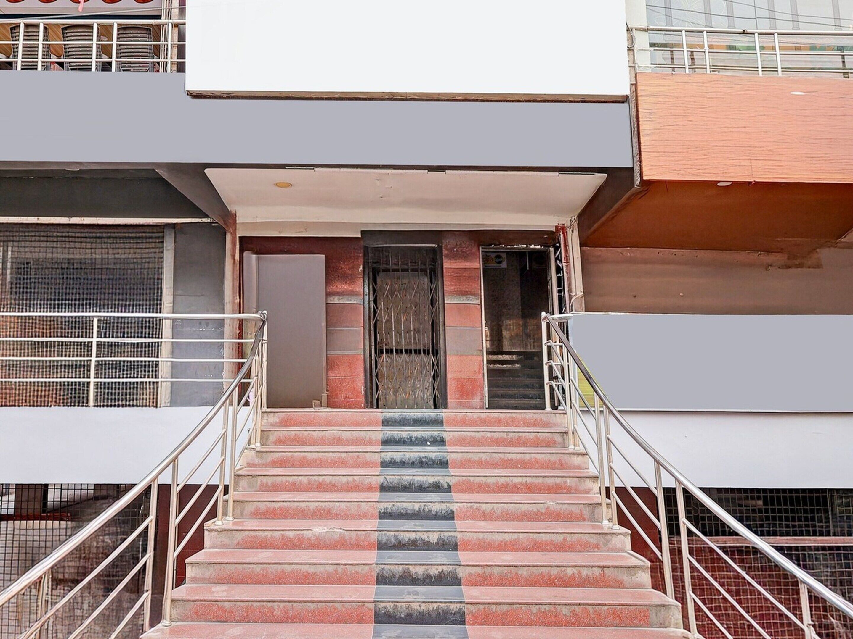 하우스 | 리셉션