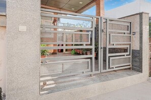  บ้านพัก | ฝ่ายต้อนรับ