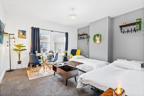 Stylish Birmingham Apartment For Family