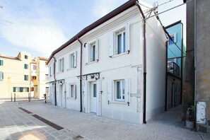 Esterni