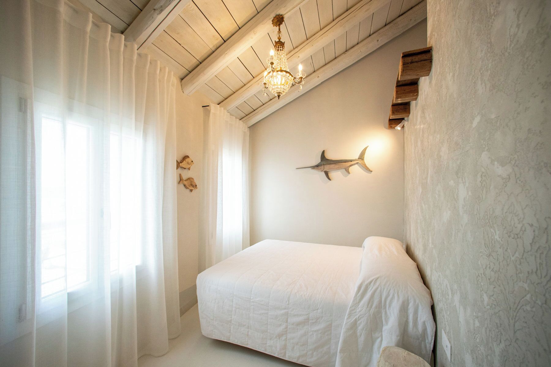2 bedrooms, bed sheets