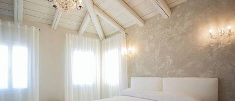 1 bedroom, bed sheets