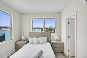 2 habitaciones, tabla de planchar con plancha, cuna de viaje y wifi 
