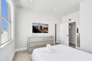 2 bedrooms, iron/ironing board, travel cot, WiFi - Modern 2 BDR South Beach Condo by Ocean Drive 404 (Miami Beach)