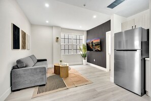 Interior - Chic South Beach 2BR/2BA 1 Min Walk to Beach 302 (Miami Beach)