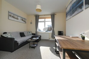 Living area - Seaview Flat2 by Hunstanton Holidays (Hunstanton)