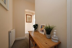 Interior - Seaview Flat2 by Hunstanton Holidays (Hunstanton)