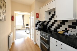 Private kitchen - Seaview Flat2 by Hunstanton Holidays (Hunstanton)