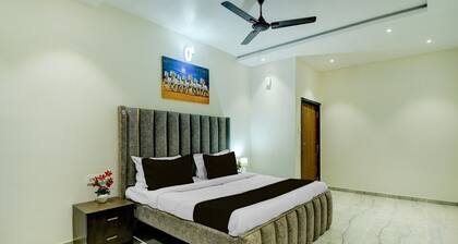 Deluxekhandaka Villa