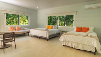 Estudio familiar, patio, vista al jardín