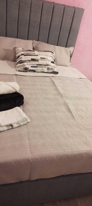 1 bedroom, free WiFi, bed sheets, wheelchair access - Cozy space, you will feel at ease when you arrive at our apt. (Medellín)