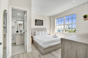 1 bedroom, iron/ironing board, travel cot, WiFi - Comfortable 1BR Apartment in Prime South Beach 307 (Miami Beach)