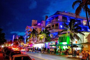 Exterior - Modern South Beach 1BR/1BA Beach 3 Min Away MLT (Miami Beach)