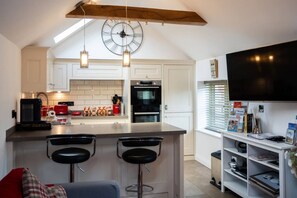 Private kitchen - Modern 1-Bedroom Apartment in Holt - 17371 (Holt)