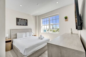1 bedroom, iron/ironing board, travel cot, WiFi - Cozy 1BR Suite • Ocean Steps • Art Deco District 205 (Miami Beach)