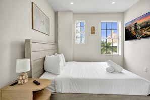 1 bedroom, iron/ironing board, travel cot, WiFi - Prime South Beach 1BR/1BA Beach 1 Min Away 301 (Miami Beach)