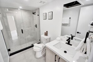 Shower, hair dryer, towels - Prime South Beach 1BR/1BA Beach 1 Min Away 301 (Miami Beach)