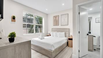 1 habitación, tabla de planchar con plancha, cuna de viaje y wifi