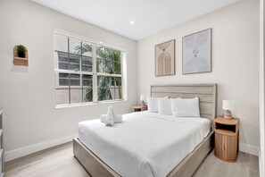 1 bedroom, iron/ironing board, travel cot, WiFi - Bright 1BR Escape • Heart of SoBe • Near Ocean 204 (Miami Beach)
