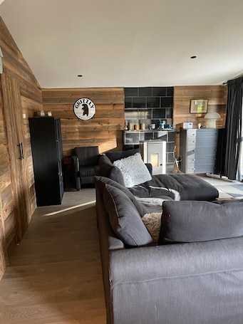 TV. Discover our beautiful Chalet La Luna on recreation park Jocomo in the green nature