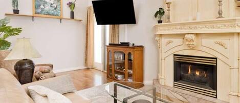 Family House | Living area | Computer monitors, printers