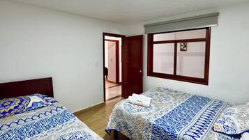 3 chambres, fer et planche Ă repasser, accĂšs Internet, draps fournis
