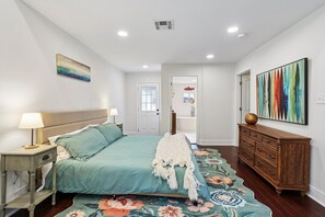 Room - Vibrant 3BD Home Near French Quarter (New Orleans)