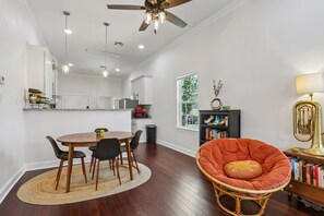 Dining - Vibrant 3BD Home Near French Quarter (New Orleans)