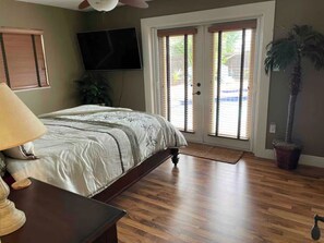 3 bedrooms, iron/ironing board, WiFi, bed sheets - Private 3BR House, Pool, Spa, Tiki Oasis, Bikes (Cocoa Beach)