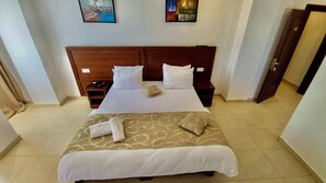 Kamer, 1 twee- of 2 eenpersoonsbedden, uitzicht op stad