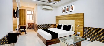 Collection O Infocity Metro Station