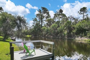 Property grounds - Coastal Englewood Retreat near beaches, golf and relaxing sunsets (Englewood)