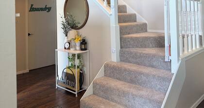 2-Story Central Edmond Home - 4 bed 2.5 bath