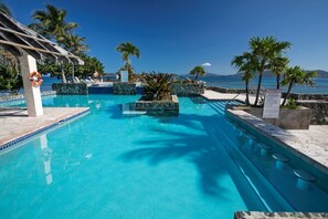 Pool - Oceanfront Sapphire – Water Views, Sleeps 6, Beach (St. Thomas)