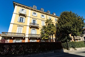Exterior - L'Atelier, artistc luxury apartment, AC WiFi, Garage, Arona (Arona)
