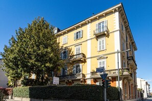 Exterior - L'Atelier, artistc luxury apartment, AC WiFi, Garage, Arona (Arona)