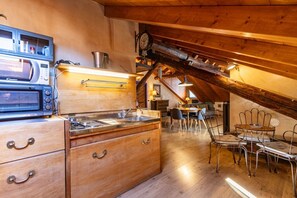 Dining - L'Atelier, artistc luxury apartment, AC WiFi, Garage, Arona (Arona)