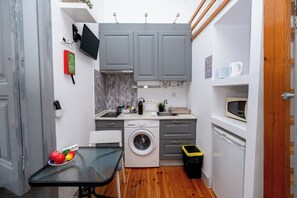 Private kitchen - Palma rooms & apartment unique 2-bedroom apartment in the central of Lisbon (Lisboa)
