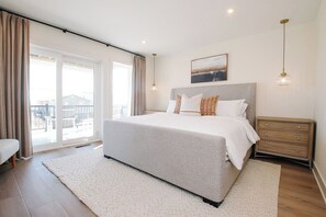 Room - Luxury resort like home packed with amenities and breathtaking Ocean Views! (Kitty Hawk)