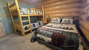 3 bedrooms, iron/ironing board, free WiFi, bed sheets - The Lodge at Face Lake. Fishing,hiking, and trails. Perfect wilderness retreat. (Logan Lake)