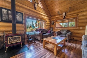 Smart-TV, Kamin, Videothek