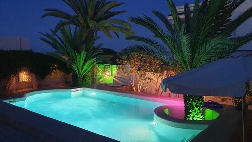 DAR SIDI BOU Magnifique villa pieds dans l’eau avec piscine et vue mer