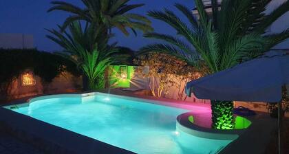 DAR SIDI BOU Magnifique villa pieds dans lâeau avec piscine et vue mer