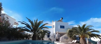 DAR SIDI BOU Magnificent waterfront villa with swimming pool and sea view