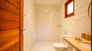 Family Apartment | Bathroom