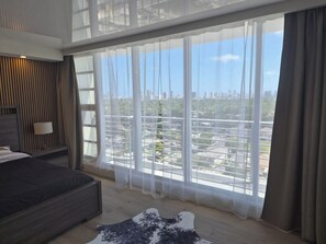 1 bedroom, WiFi, wheelchair access - Cozy 1-bedroom 2 Bath condo in charming Downtown Hollywood (Hollywood)